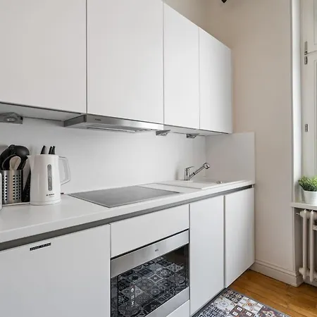Villa Stylish With Shared Bathroom And Kitchen