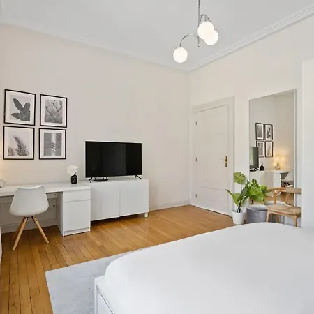 Stylish With Shared Bathroom And Kitchen Luxembourg
